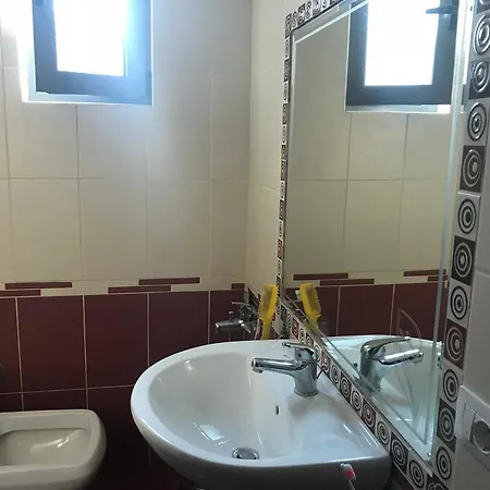 Villa Villa *