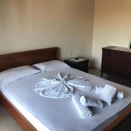 Villa Villa *